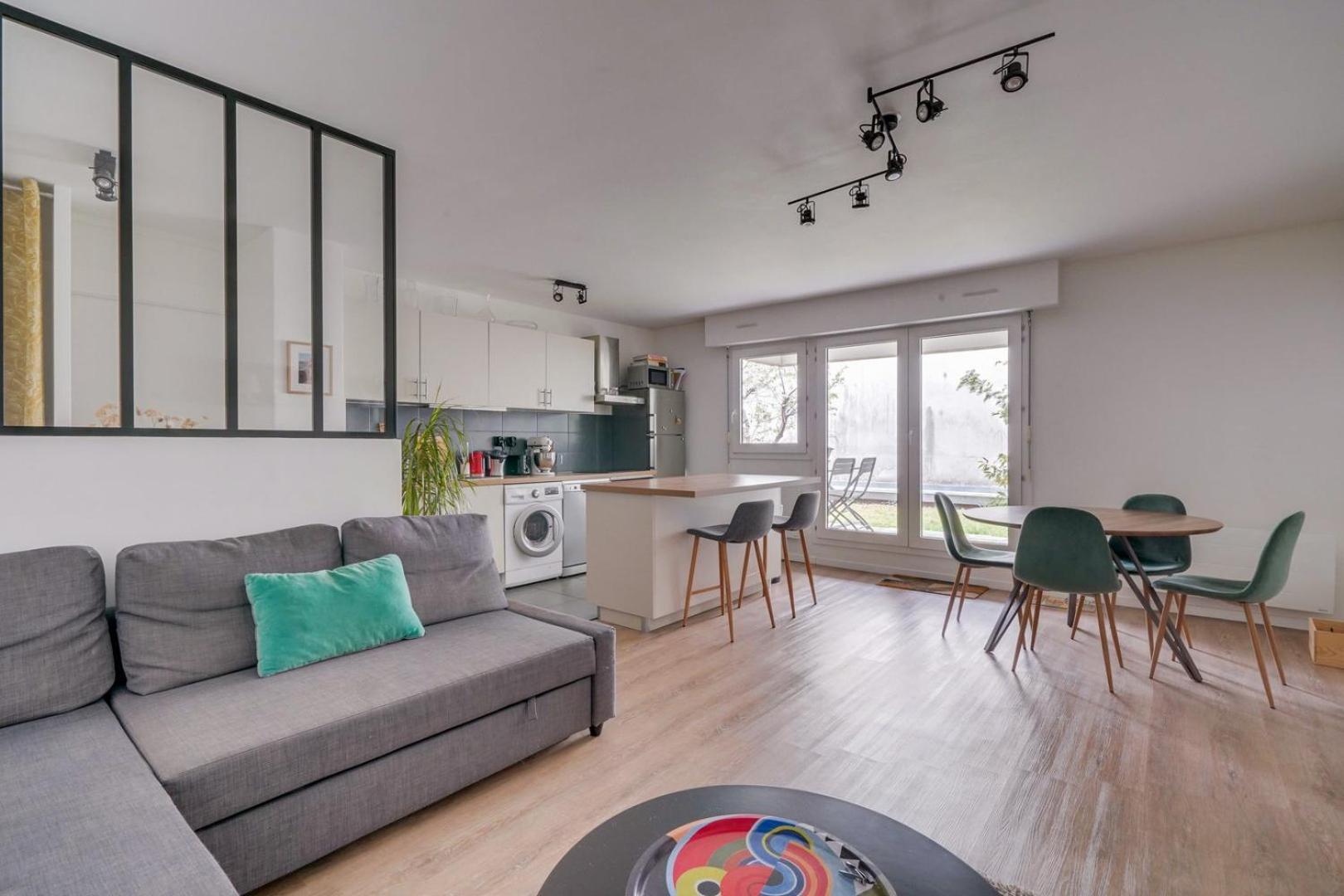 Pleasant Flat In Bordeaux With Terrace And Parking Lejlighed Eksteriør billede