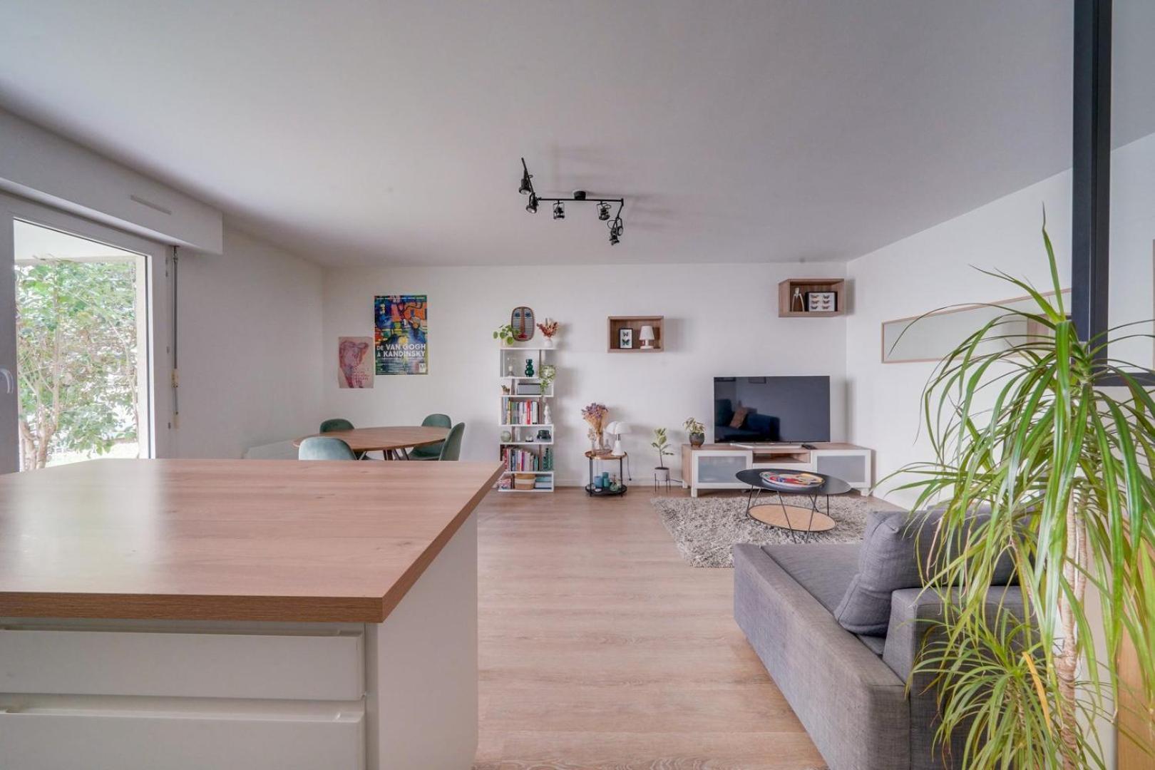 Pleasant Flat In Bordeaux With Terrace And Parking Lejlighed Eksteriør billede