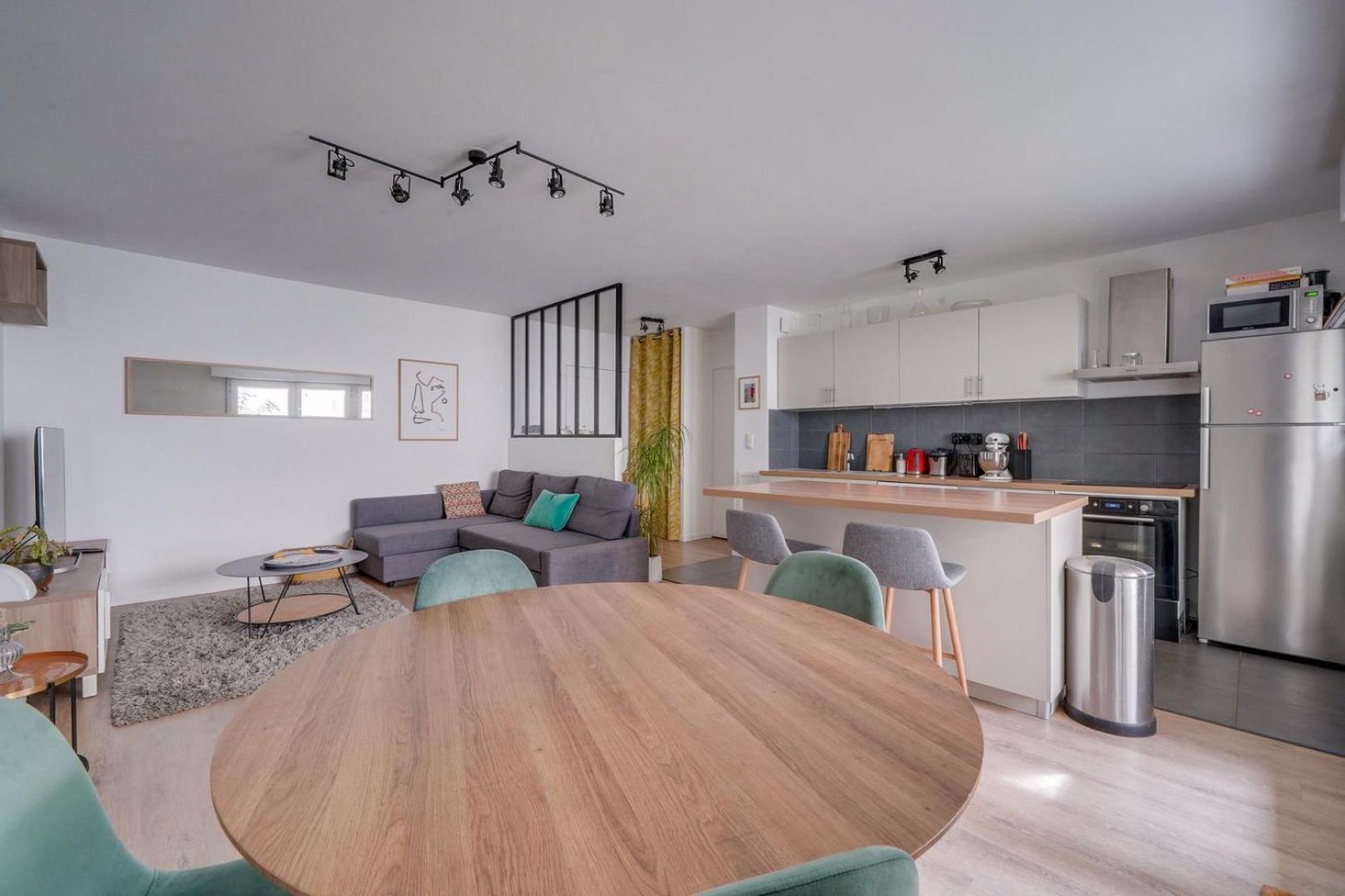Pleasant Flat In Bordeaux With Terrace And Parking Lejlighed Eksteriør billede