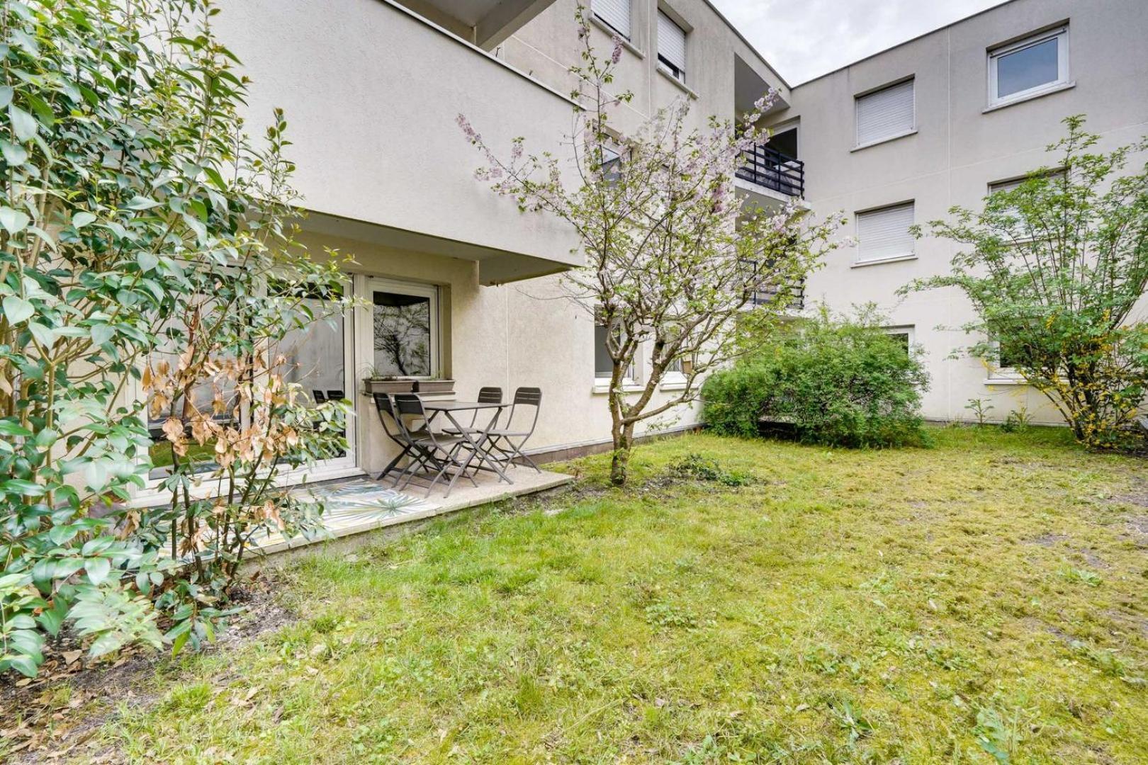 Pleasant Flat In Bordeaux With Terrace And Parking Lejlighed Eksteriør billede